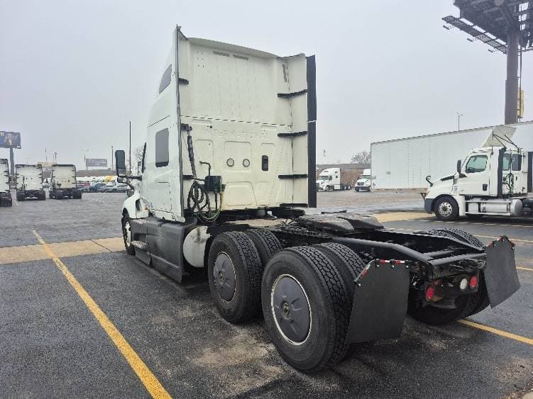2023 International LT62F image 4