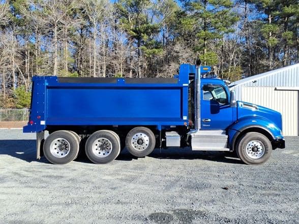 2026 Kenworth T880 image 2