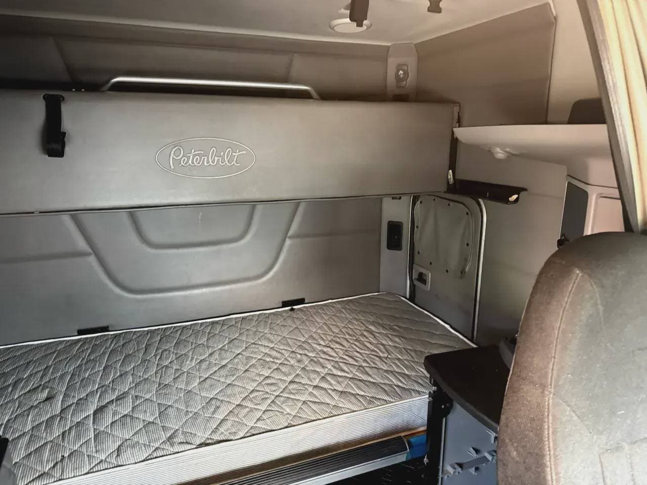 2019 Peterbilt 579 image 6