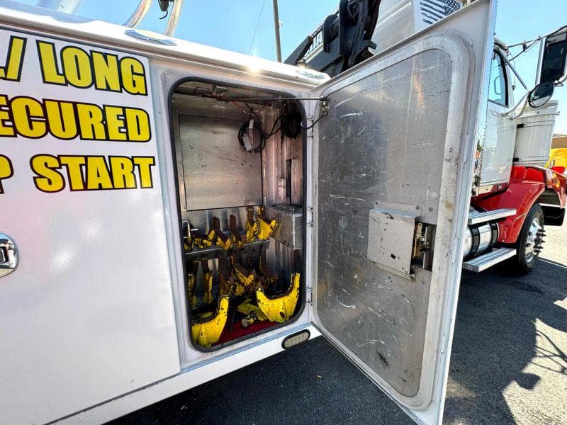 2017 Western Star 4900 image 25