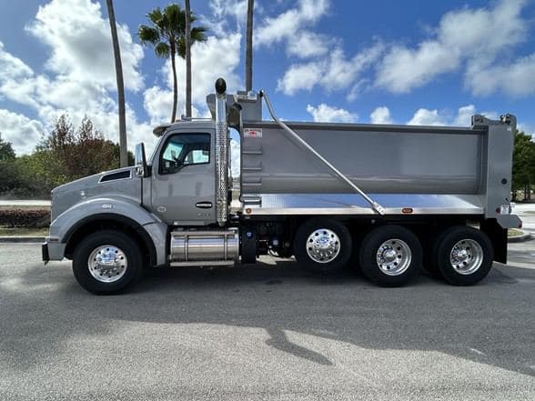 2026 Kenworth T880 image 5