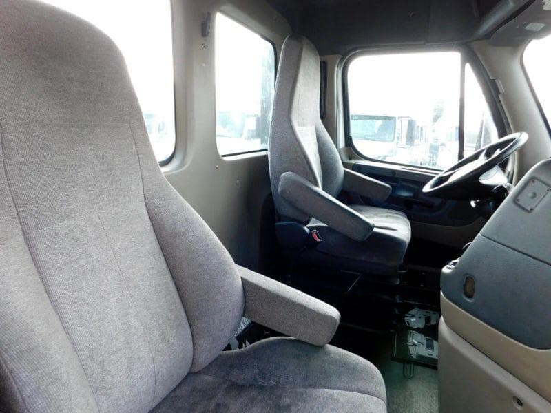 2018 Freightliner Cascadia image 37