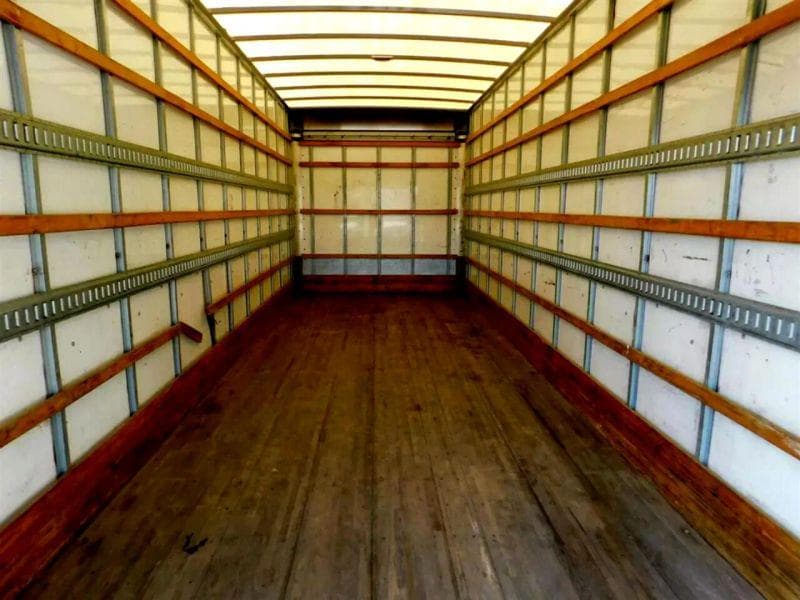 2018 Hino 338 image 9