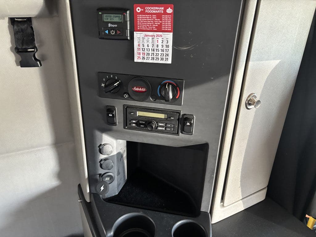 Used 2024 PETERBILT 579 image 11