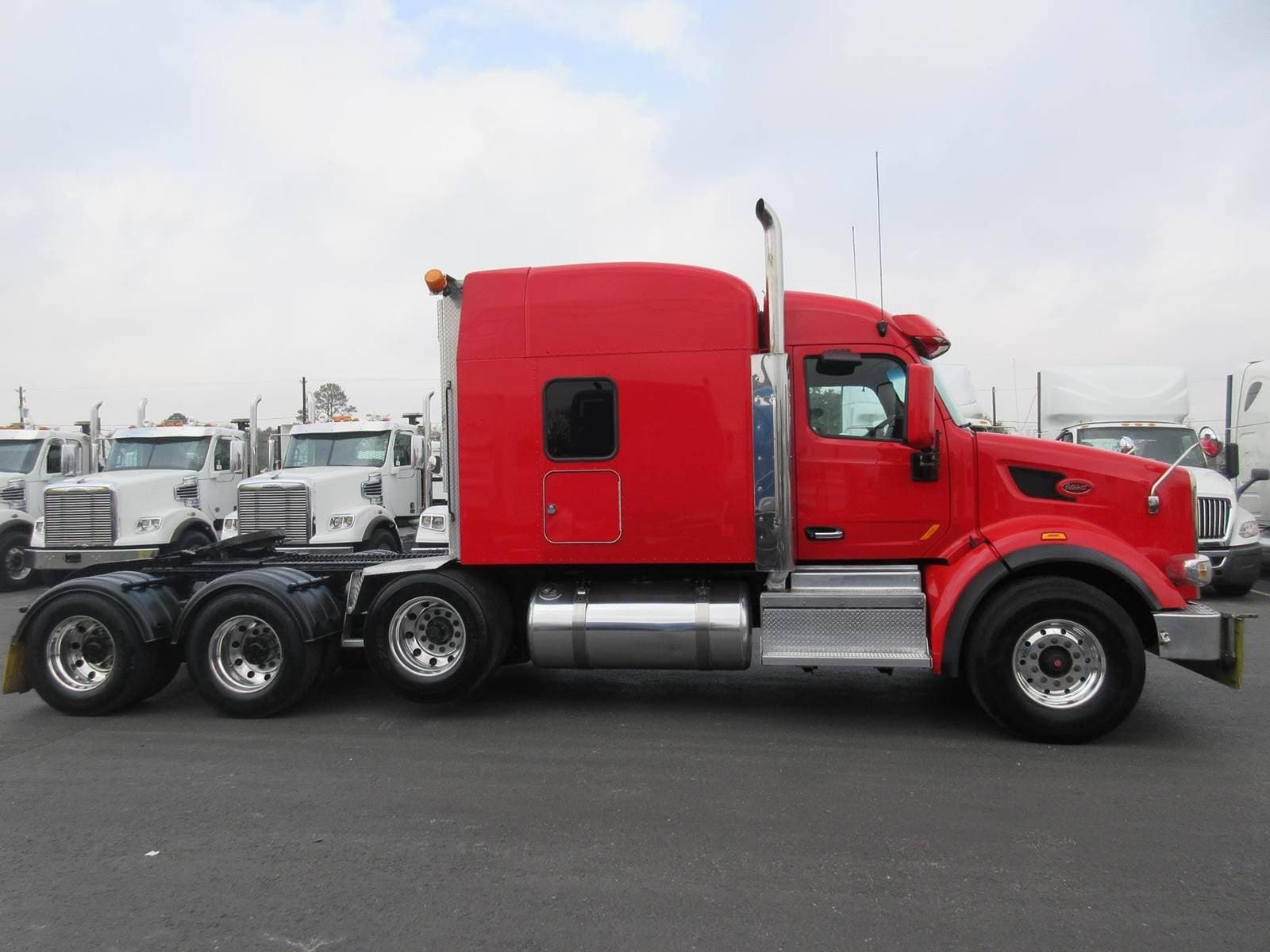 2020 Peterbilt 567 image 3