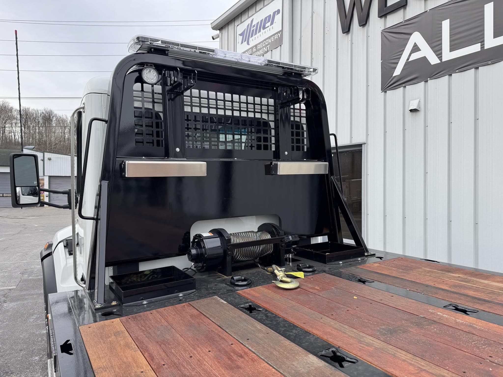 2027 Peterbilt 548 image 12