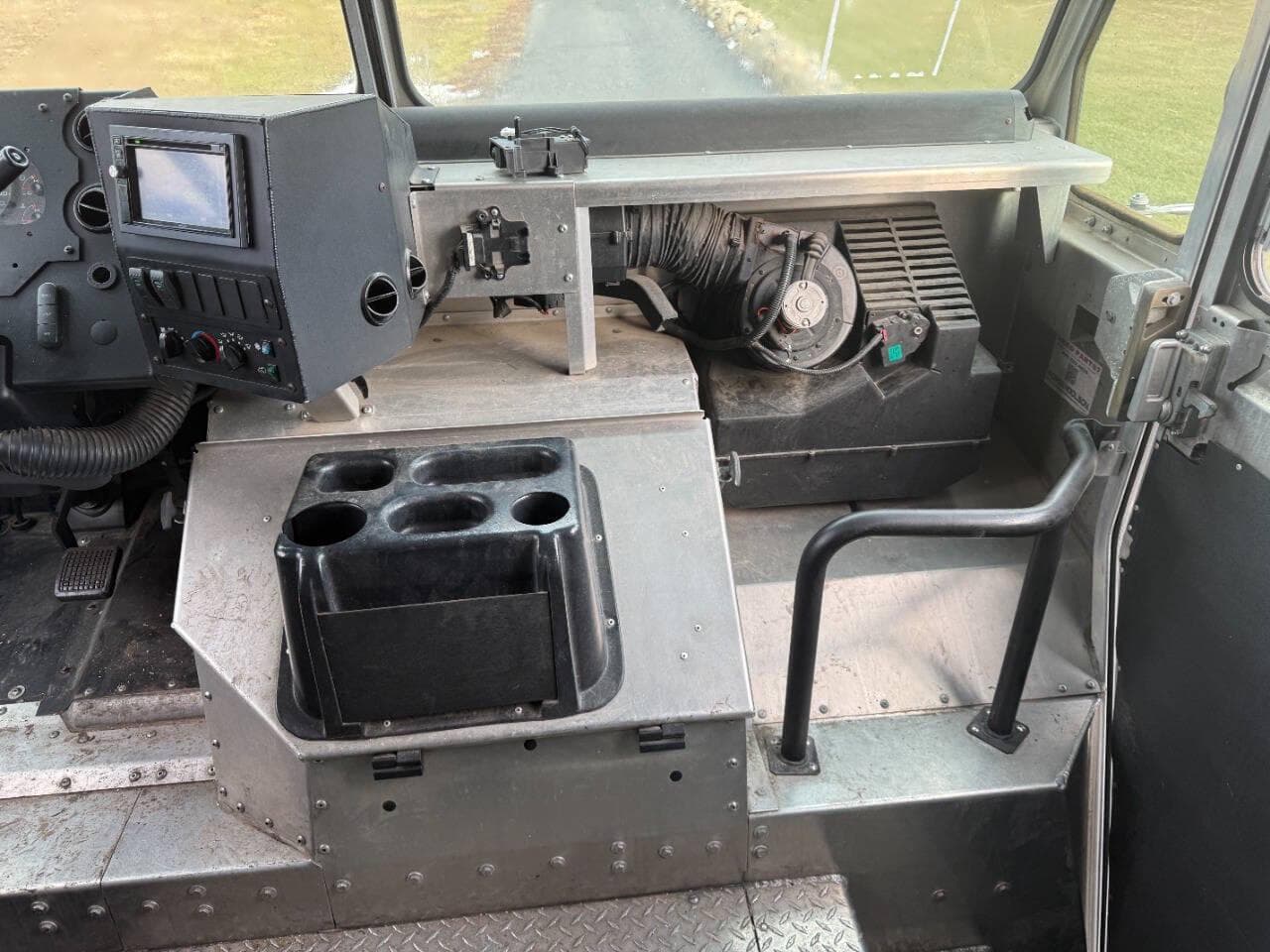 2019 Ford Stripped Chassis image 16