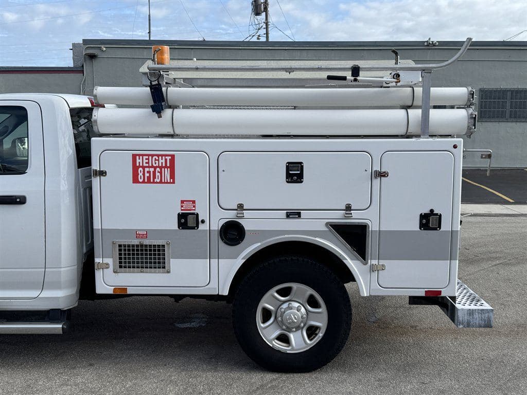 2016 Ram 3500 Tradesman image 8