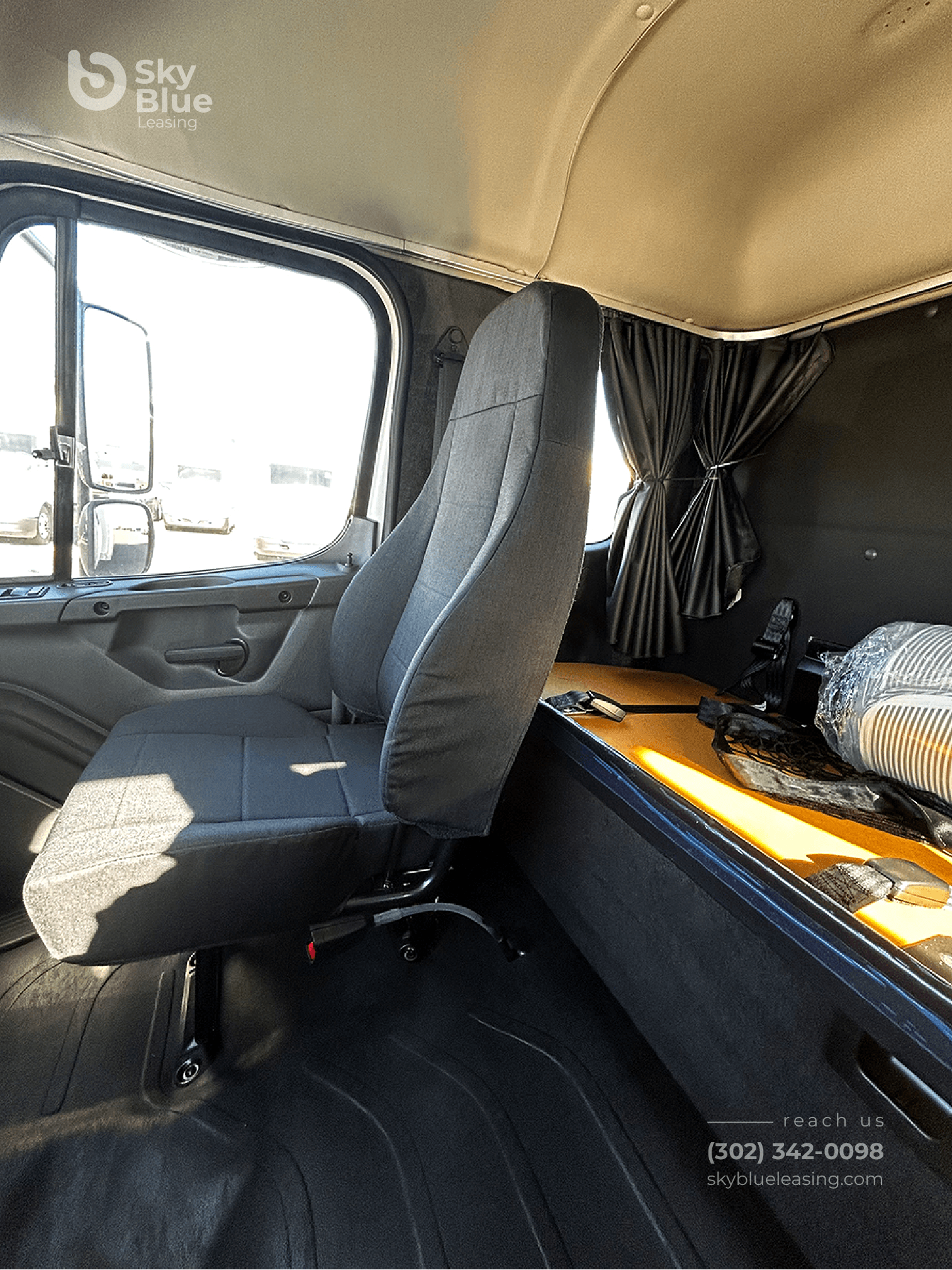 2025 Freightliner M2 image 13