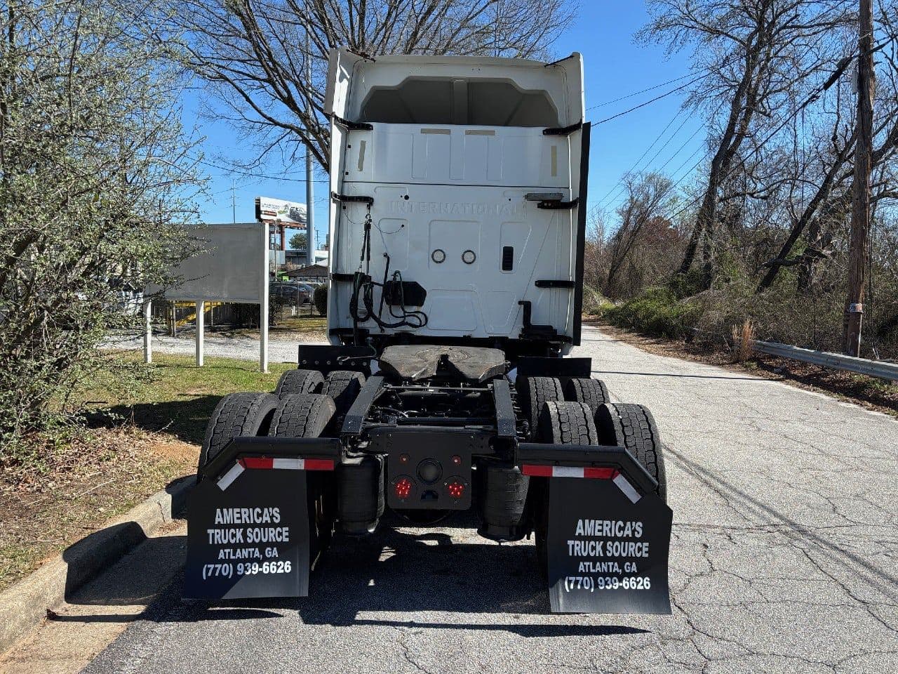 2018 International LT625 image 9