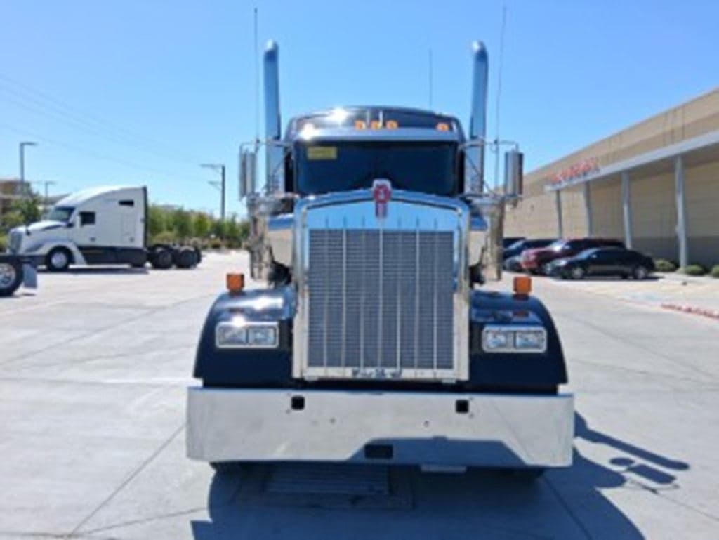 New 2027 KENWORTH W900L image 7
