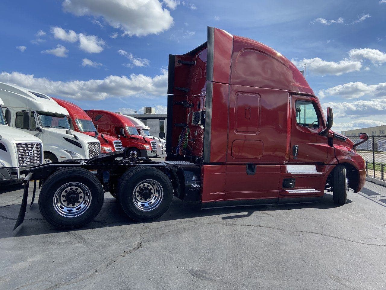 2020 FREIGHTLINER Cascadia CA126 Tandem Axle Sleeper image 4