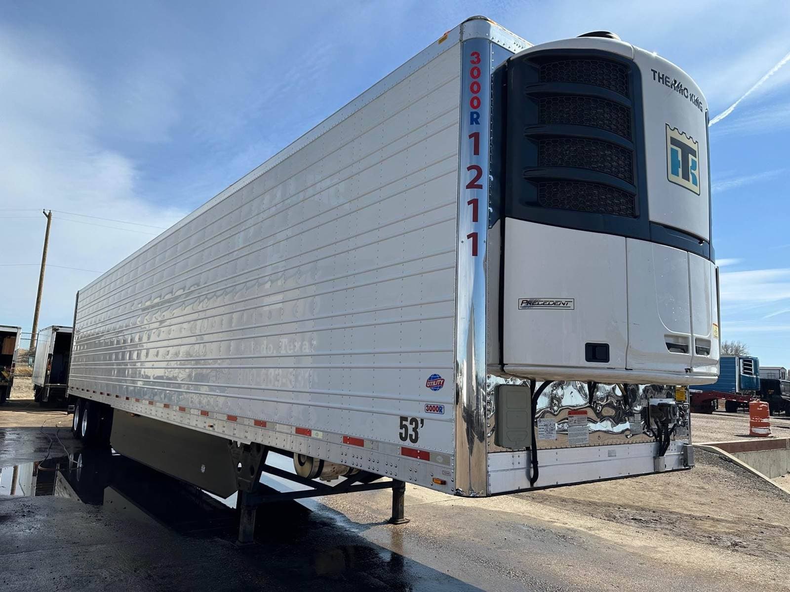 2021 Utility 53` Dry Van image 2