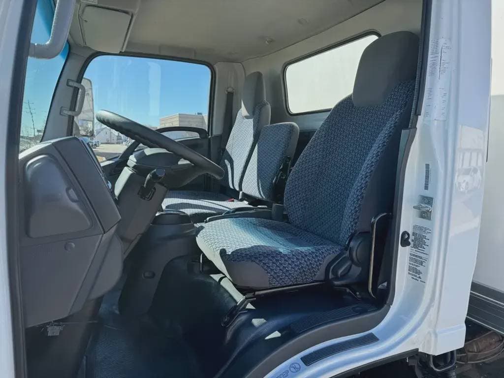 Used 2023 CHEVROLET Cabover Truck - COE, Moving Van, Box Truck - Straight Truck - LOW CAB FORWARD 4500 HD For Sale image 7