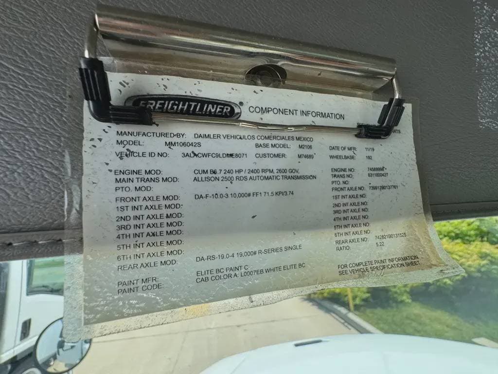 2020 Freightliner M2 image 13