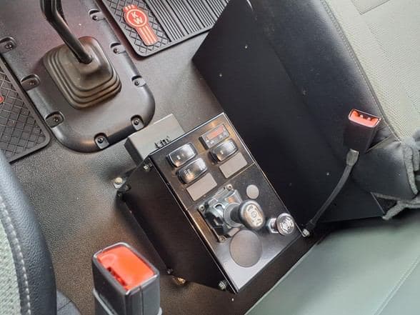 2020 Kenworth T880 image 17