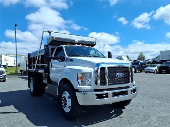 2026 Ford F650 SD image 2