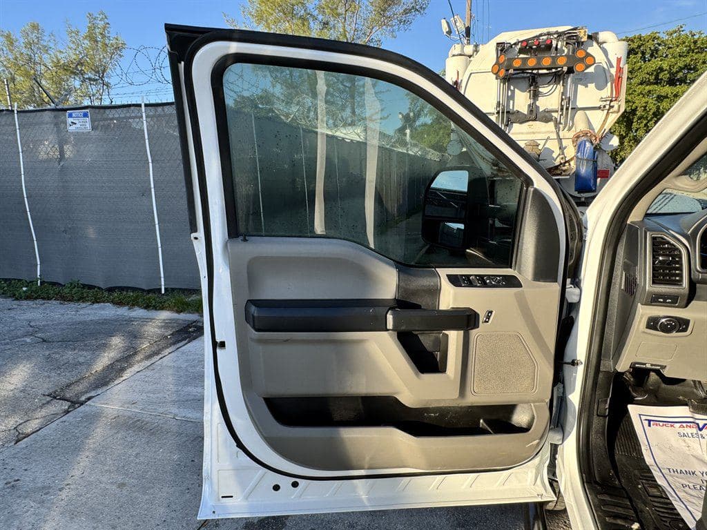 2020 Ford F150 image 32