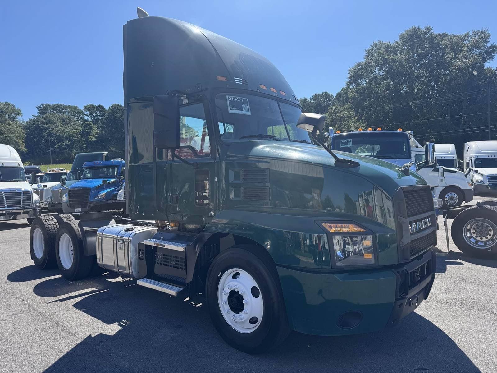 2020 Mack Anthem 64T Sleeper Semi Truck - MP8 415HP image 16