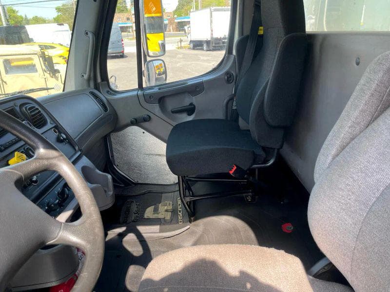 2018 Freightliner Cascadia 125 image 11