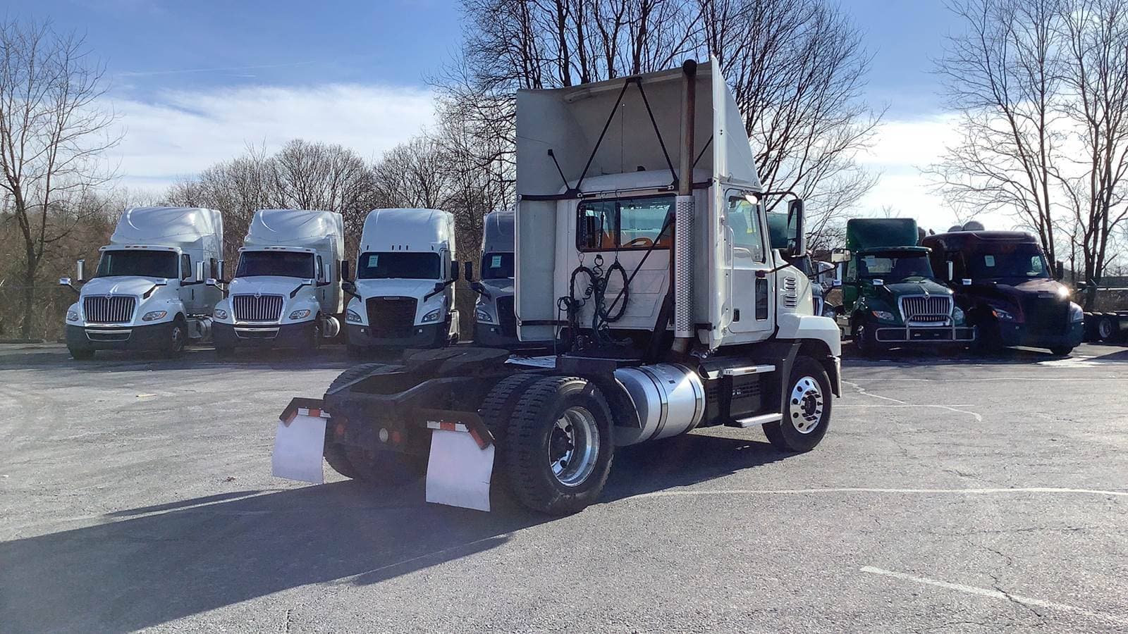 2019 Mack Anthem Day Cab Truck - Mack MP7, Automatic image 6