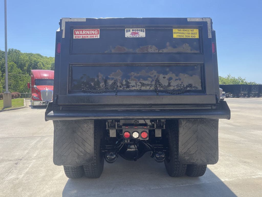 Used 2024 PETERBILT 389 image 6