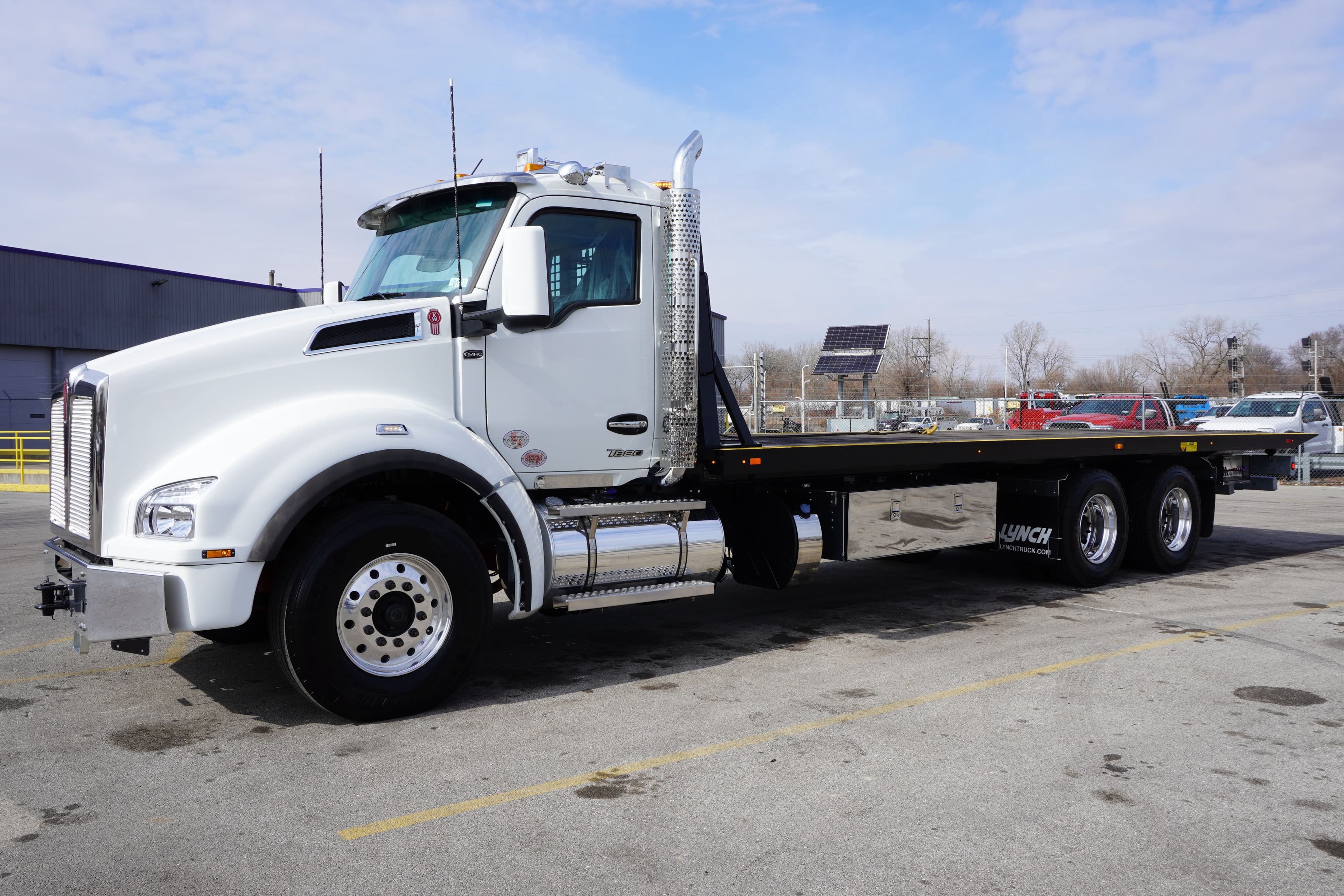 2025 Kenworth T880 image 1