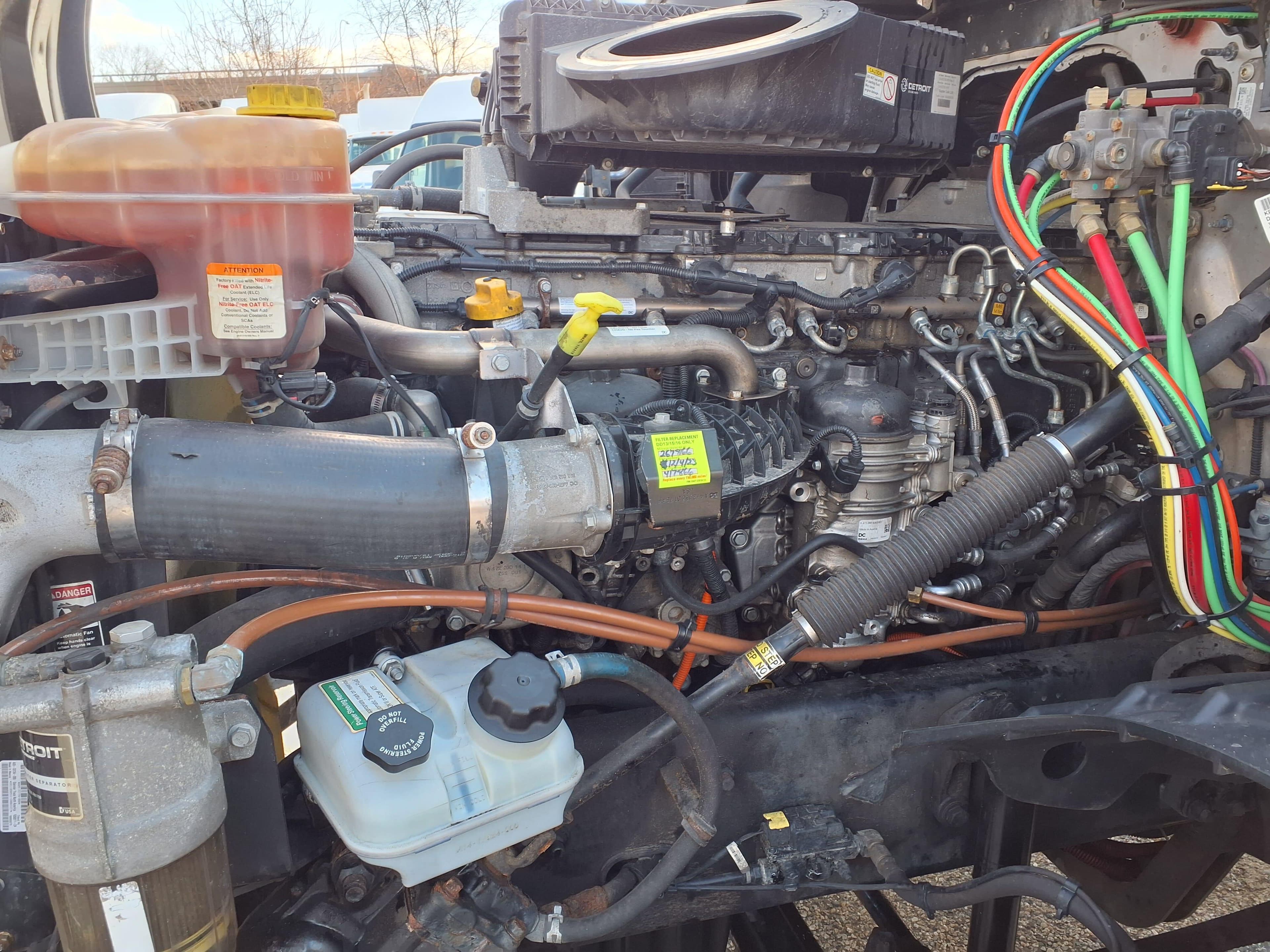Used 2019 FREIGHTLINER/MERCEDES Conventional - Day Cab - PT126064ST For Sale image 5