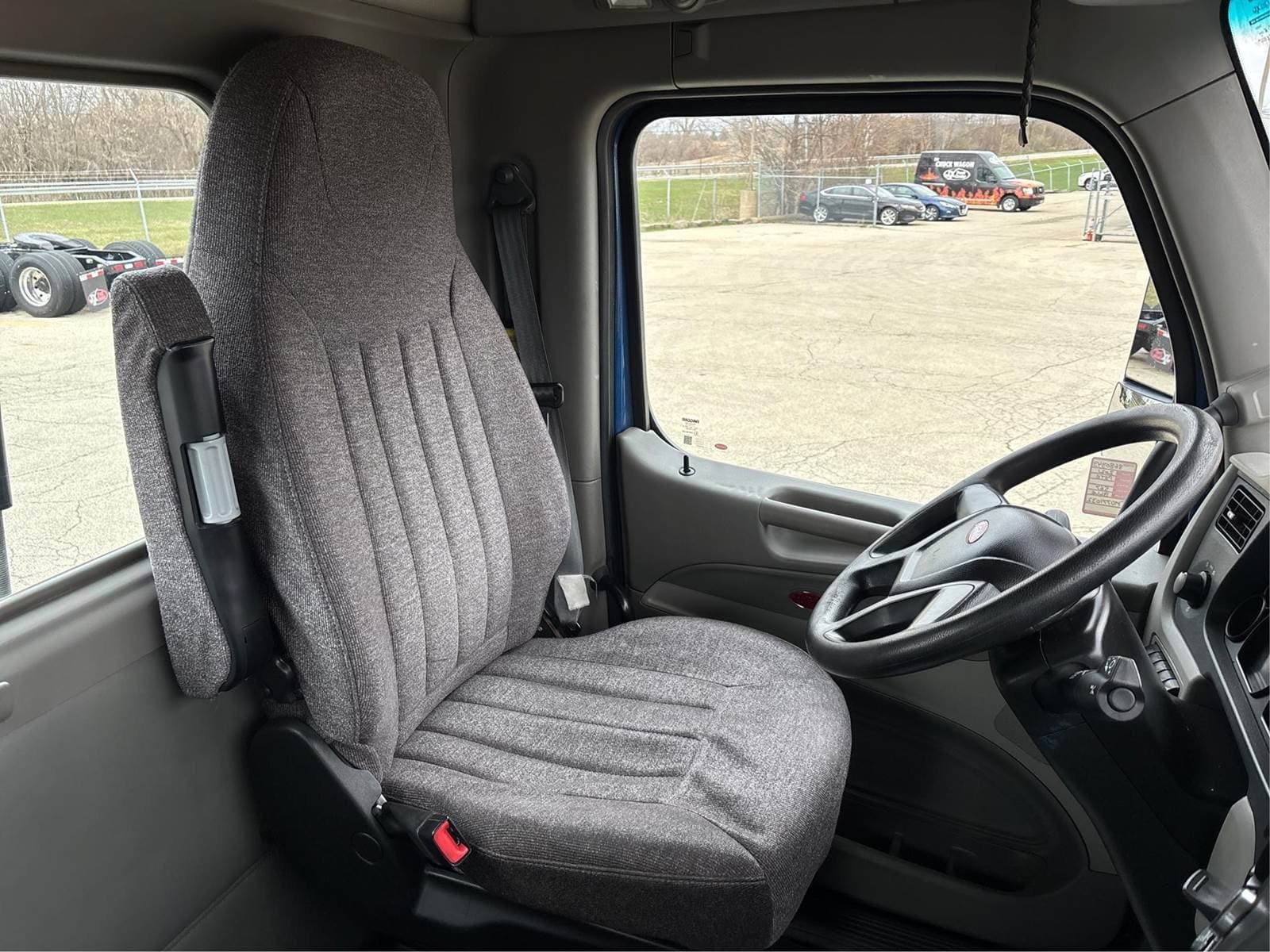 2021 Peterbilt 567 image 7