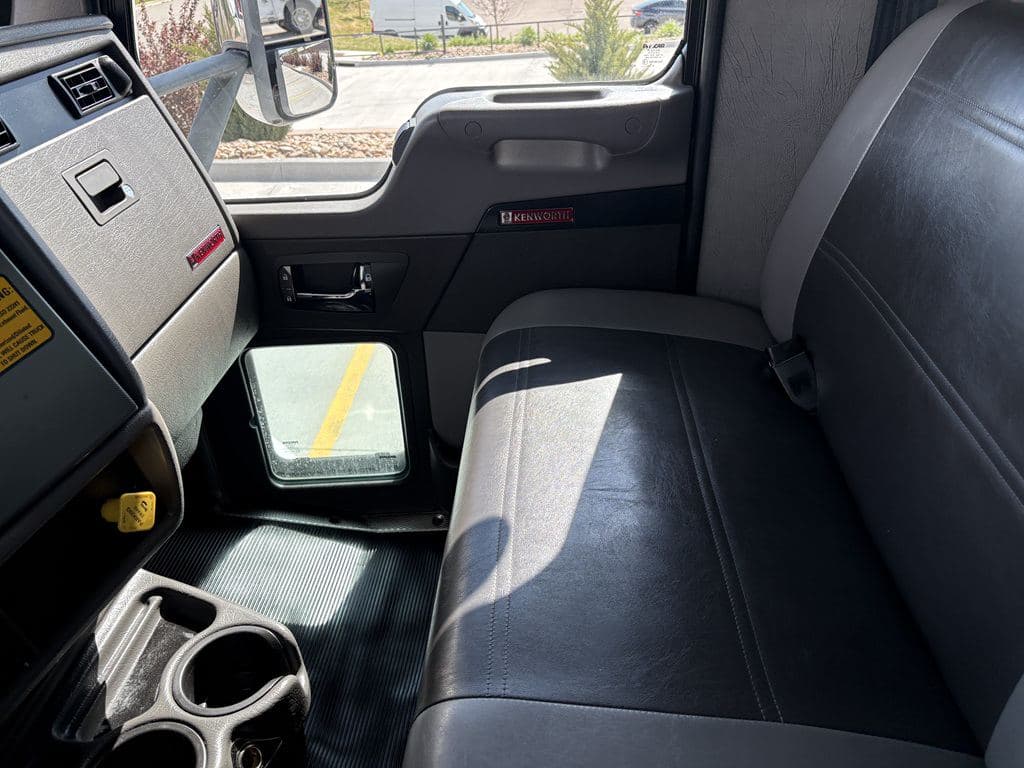 Used 2021 KENWORTH T270 image 15