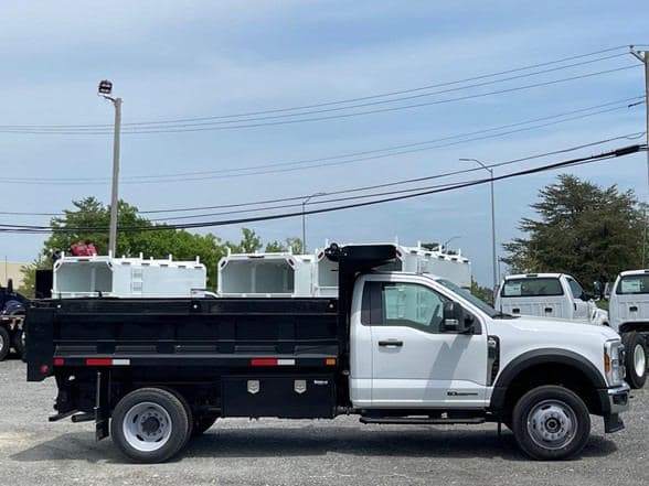 2024 Ford F550 image 18