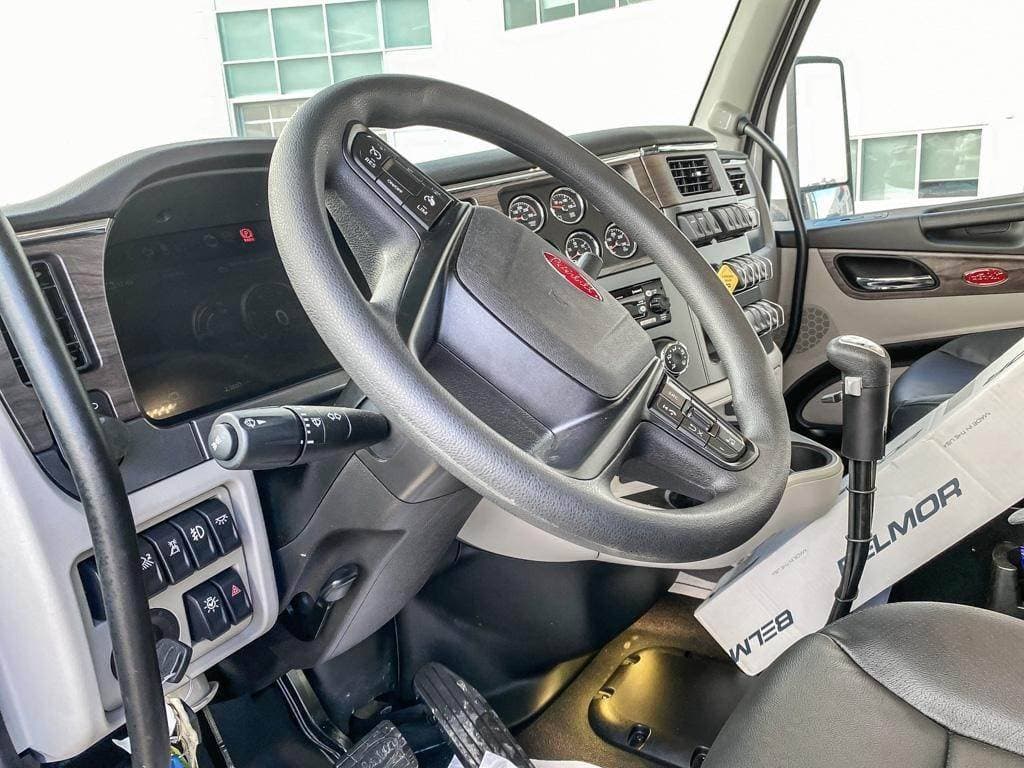 2024 Peterbilt 567 image 4