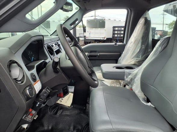 2027 Ford F750 XL SD image 19