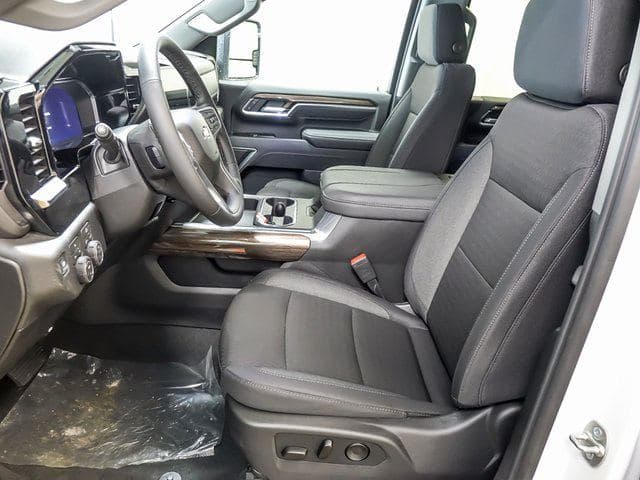 2026 Chevrolet Silverado 2500HD LT image 9