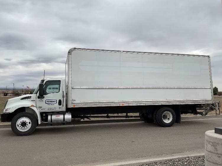 2022 International MV607 Box Truck - 220HP, 6 Speed Automatic, Roll up Door image 4