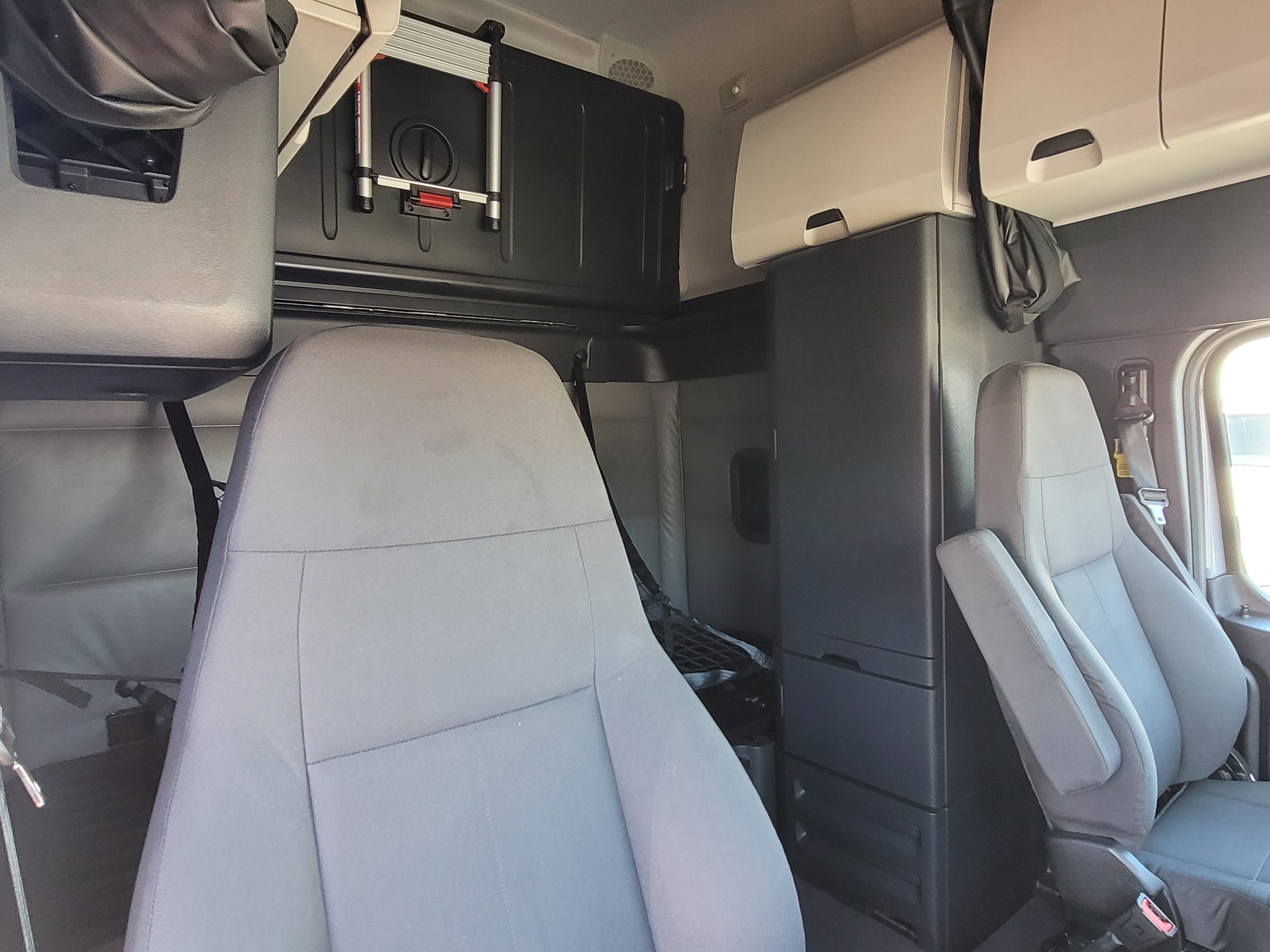 2022 Freightliner Cascadia 126 image 9