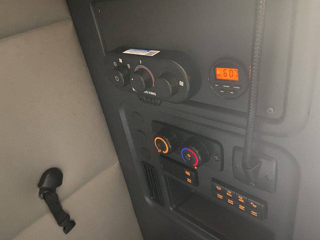 2020 FREIGHTLINER PE116064ST Tandem Axle Sleeper image 16