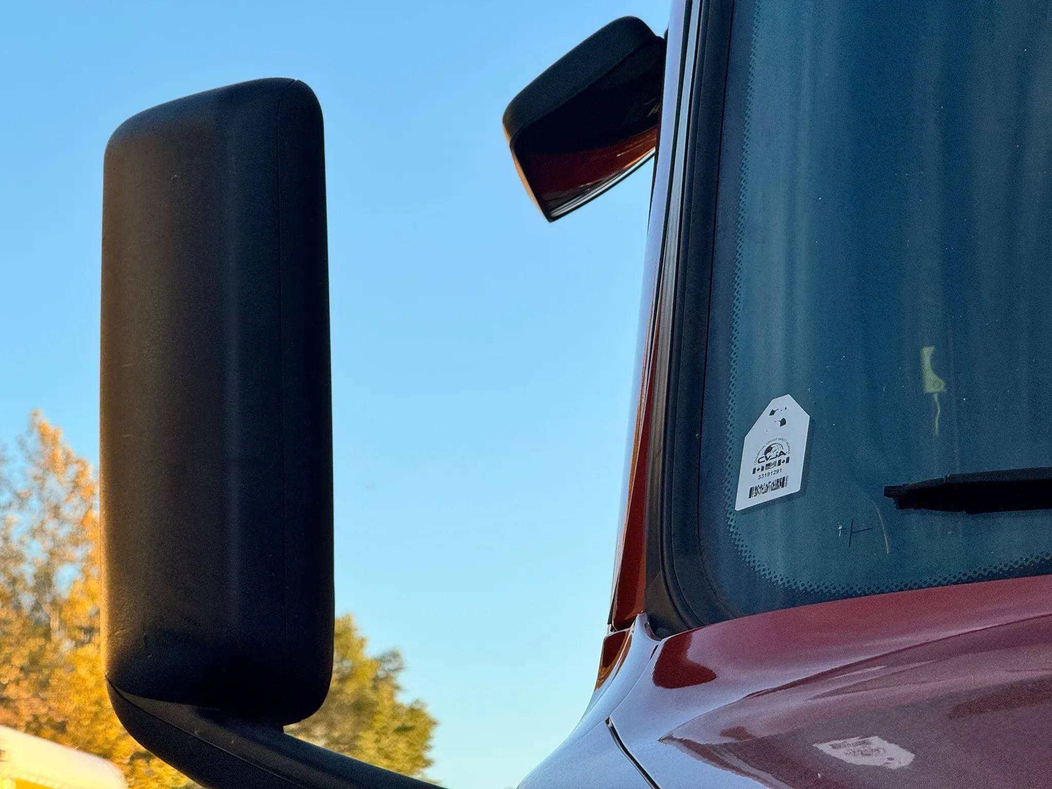 2020 Freightliner Cascadia image 17