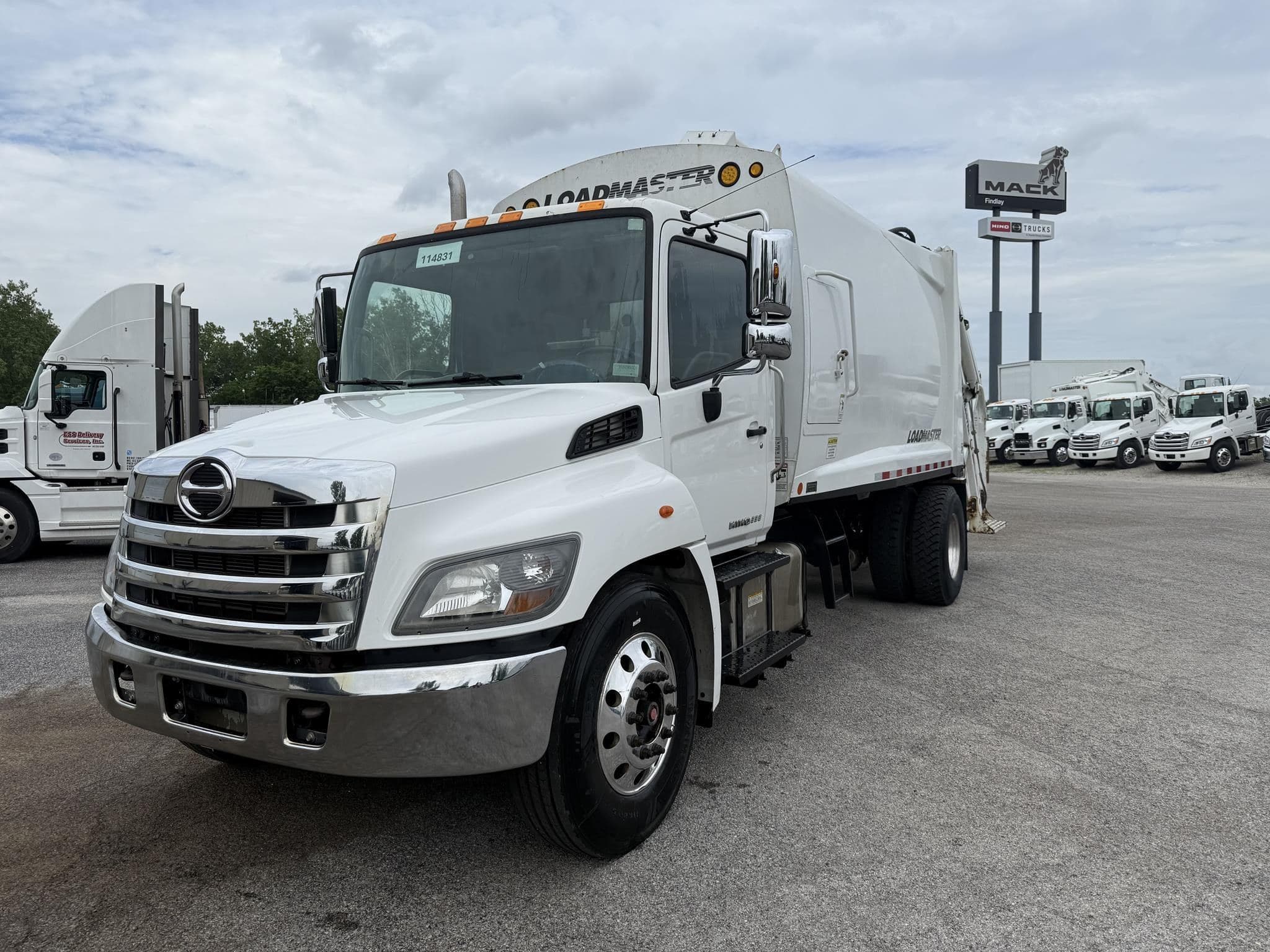 2020 HINO 338 114831 image 1