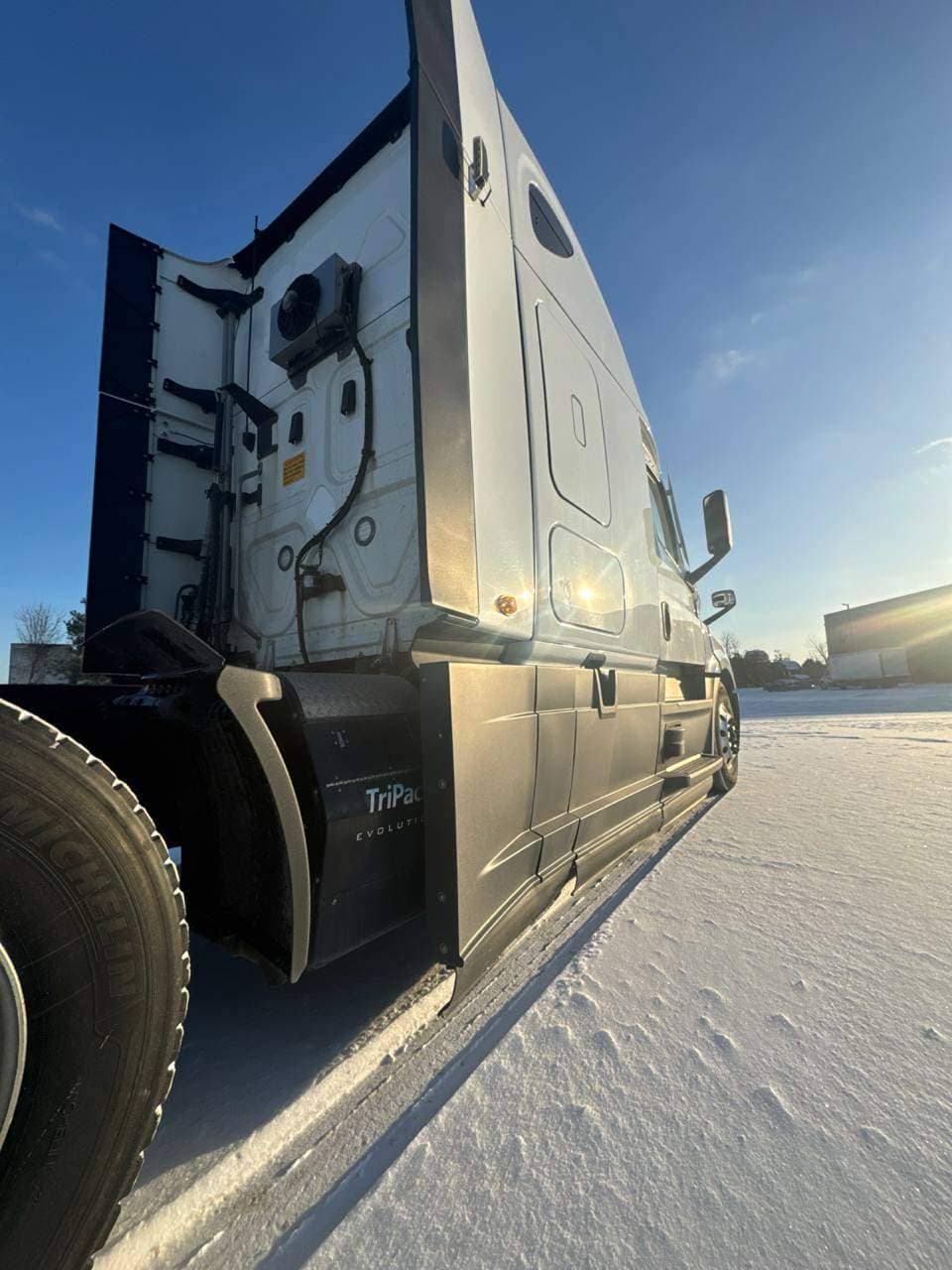 2022 Freightliner Cascadia image 4