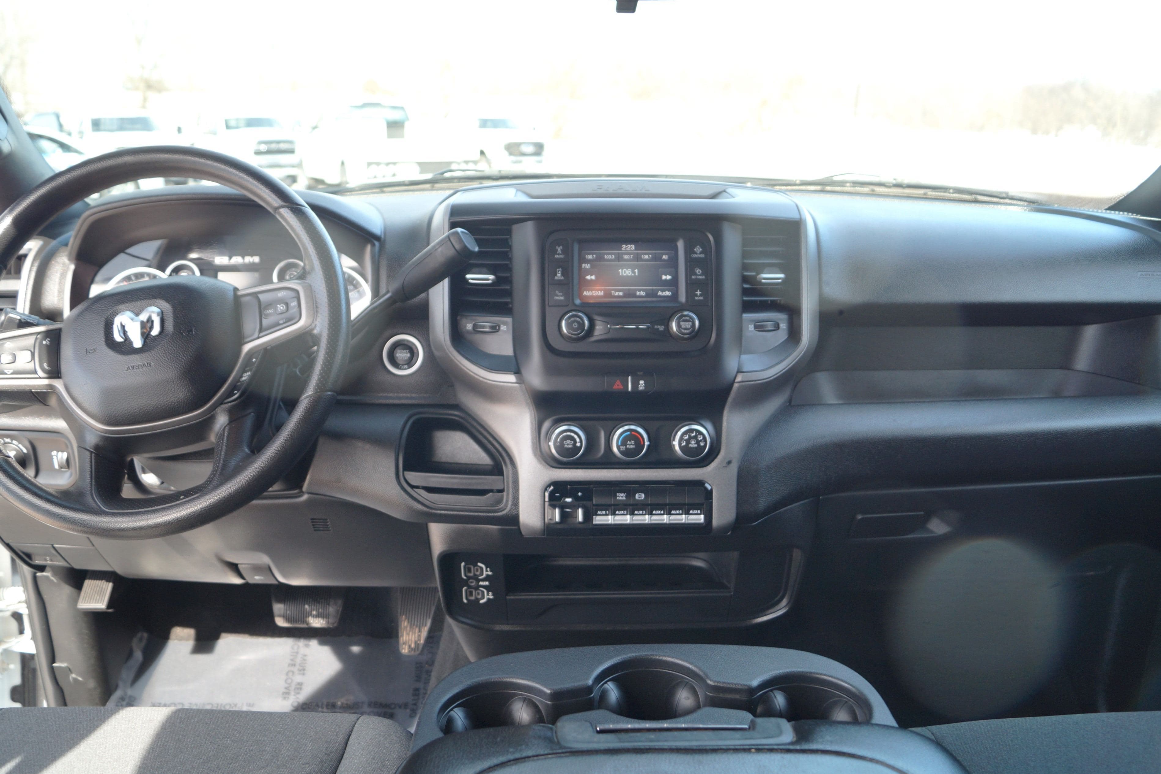 2023 RAM 2500 Tradesman - 8ft Flatbed - 4WD 6.7L I6 Cummins image 18