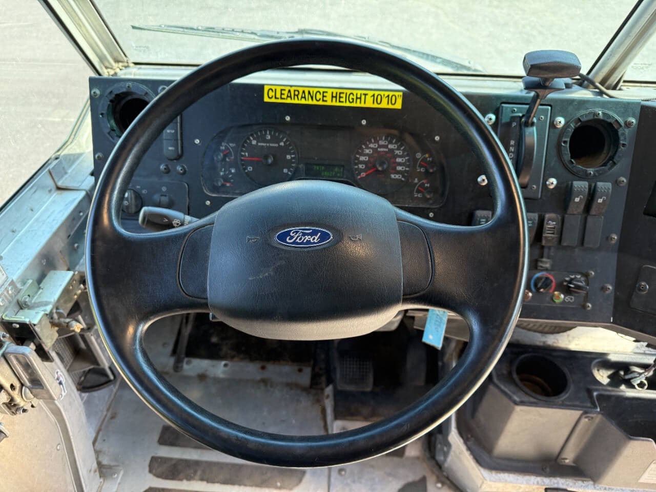 2019 Ford Stripped Chassis image 11