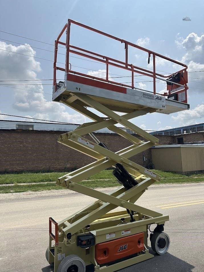 2014 JLG 2030ES image 7