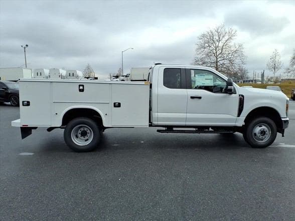 2026 Ford F450 XL SD image 3