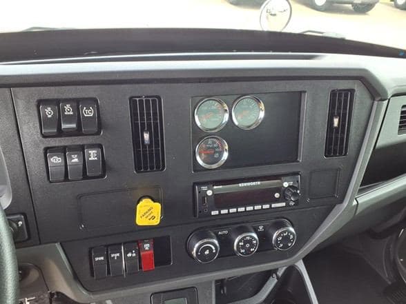 2024 Kenworth T280 image 11