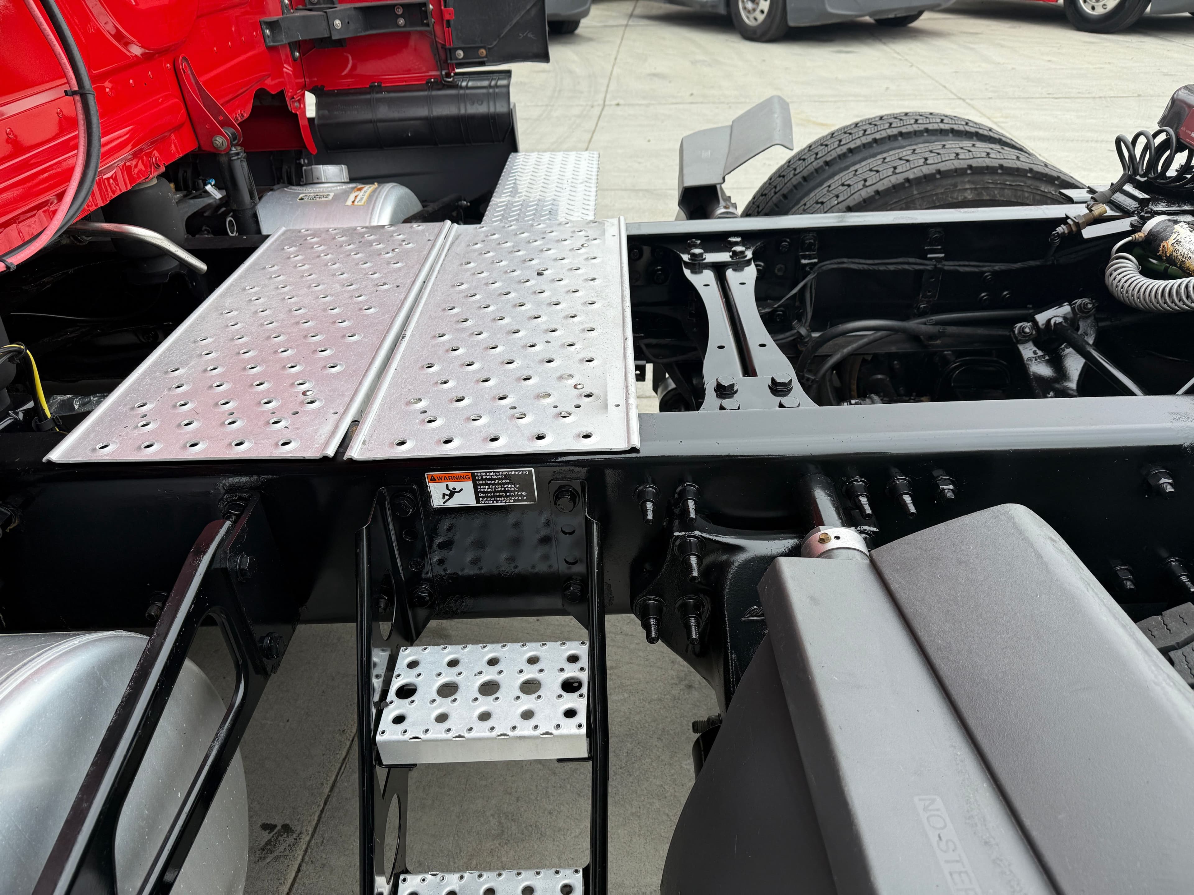 2021 Freightliner Cascadia 126 image 13