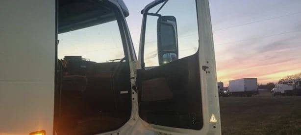 1998 VOLVO VNL64T430 image 7