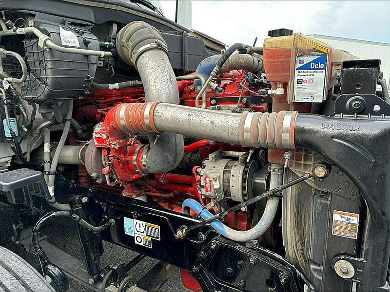 2021 Peterbilt 579 image 10