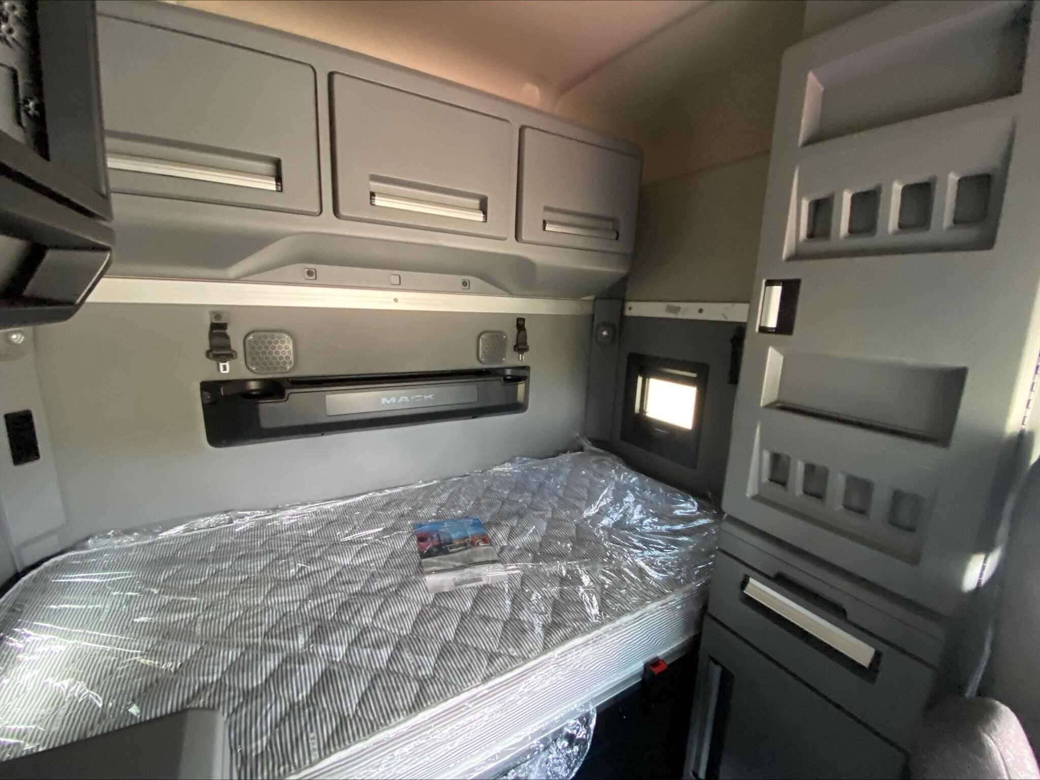 Used 2020 MACK ANTHEM Conventional - Sleeper Truck in Tulsa, OK image 22