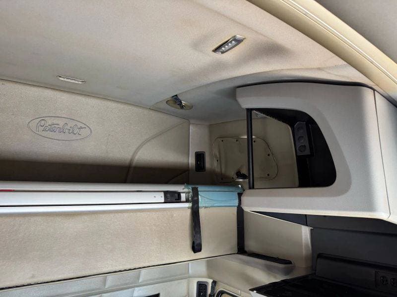 2022 Peterbilt 579 image 46